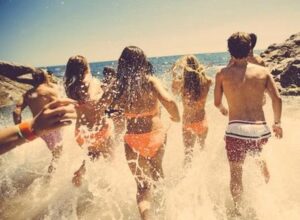 Odkryj najlepsze obozy młodzieżowe za granicą – znajdź idealny wyjazd dla swojego dziecka!