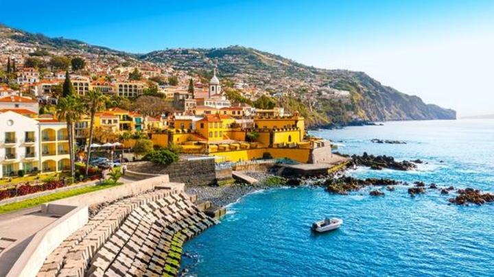 Praktyczny poradnik: ile czasu zajmuje lot z Polski na Maderę?