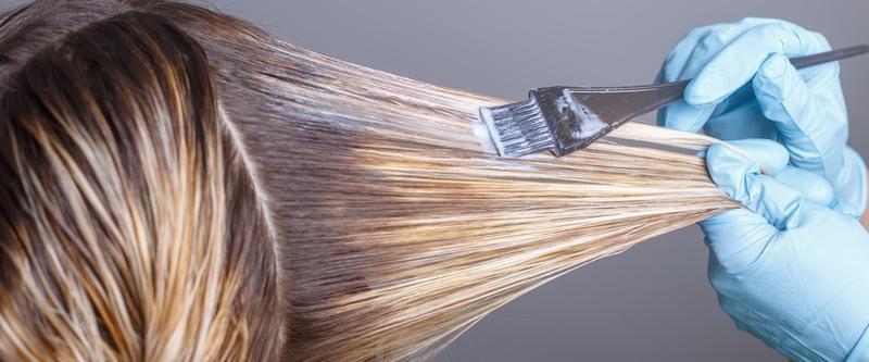 Farbowanie włosów na blond