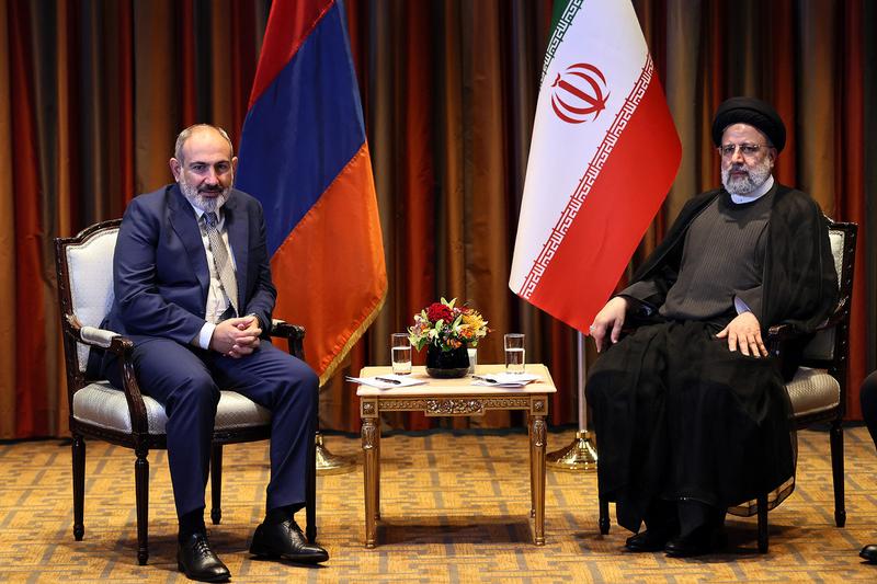 Odkrywamy Iran: Aktualne ceny wakacji, jedzenia, transportu i usług