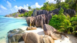 Ile czasu zajmuje lot z Polski na Seszele? Sprawdź dokładny czas podróży!