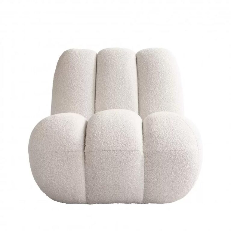 Sekret przytulnych kawiarni: Dlaczego fotele i krzesła boucle są nieodłącznym elementem ich stylu