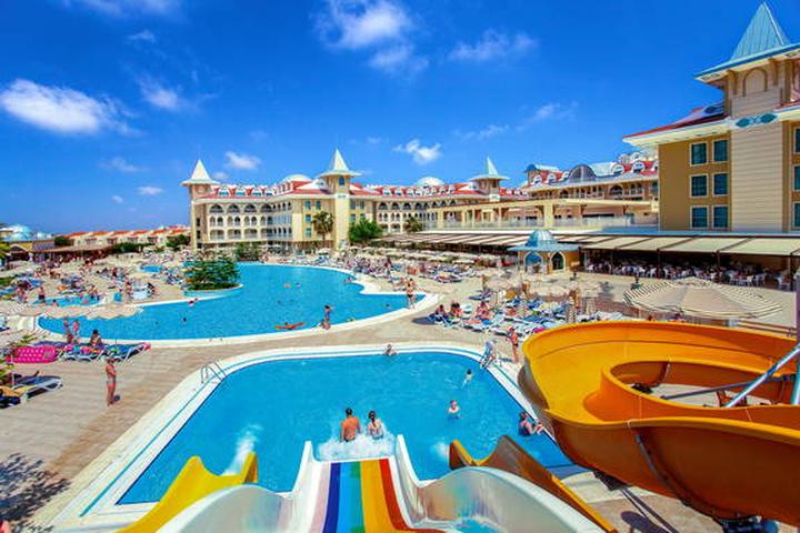 Wakacje w Turcji: co warto zobaczyć i gdzie wybrać się po sąsiedzku?