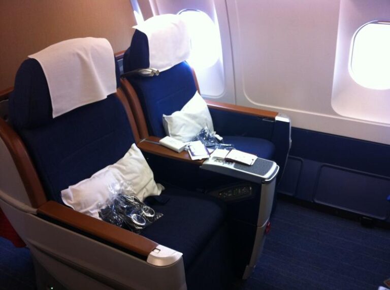 Ile trwa lot z Polski do Nowego Jorku? Poznaj szczegółowy czas podróży!