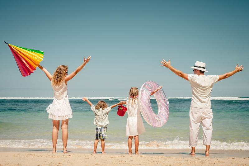 Jak zaplanować pierwsze rodzinne świąteczne wakacje za granicą? Praktyczne porady na początek