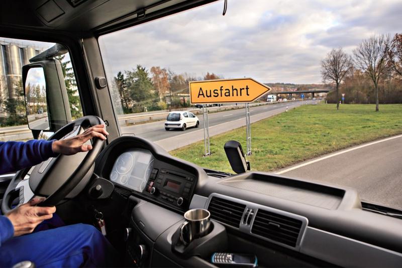 Samochód kontra pociąg