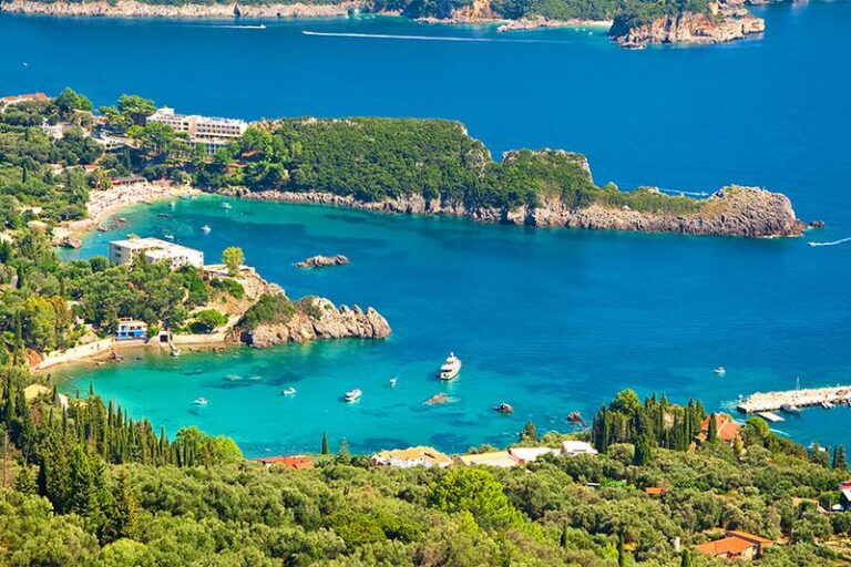 Ile trwa lot z Polski na Korfu? Praktyczny poradnik dla podróżnych