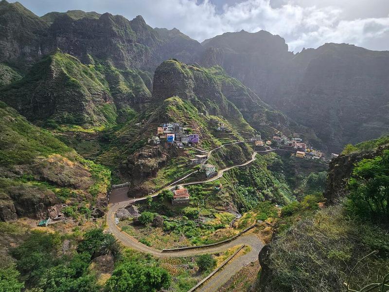 Ile trwa lot z Polski na Wyspy Zielonego Przylądka? Poznaj dokładny czas podróży