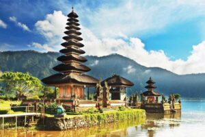 Jak długo trwa lot z Polski na Bali? Sprawdź, planując swoją podróż