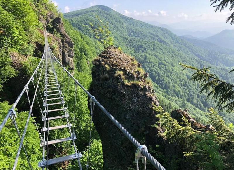 Odkryj gorzystą Słowację: fascynujące zabytki i atrakcje w ciekawych miejscach