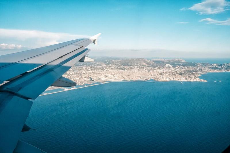 Ile trwa lot z Polski do Grecji? Poznaj szczegóły dotyczące czasu podróży