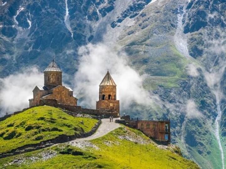 Ile trwa lot z Polski do Gruzji? Odpowiedź, którą warto znać