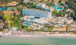 Zaplanuj swoją podróż: ile trwa lot z Polski do Tunezji? Praktyczny poradnik dla podróżnych