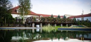 Jesienne wyprawy – dlaczego warto odkrywać małe i duże podróże w tym kolorowym sezonie?